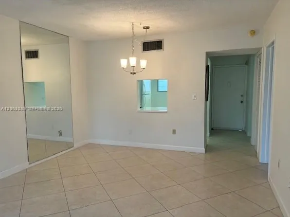 2815 NE 201st Ter APT L219, Aventura, FL 33180