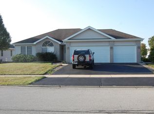 320 Mallards Cv, Beecher, IL 60401