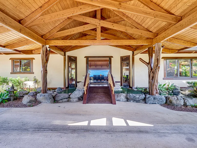 Entry with covered car port