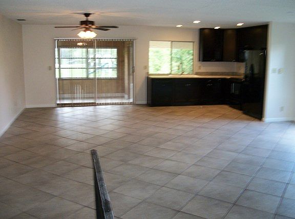 4th image of 31 Fairview Ln