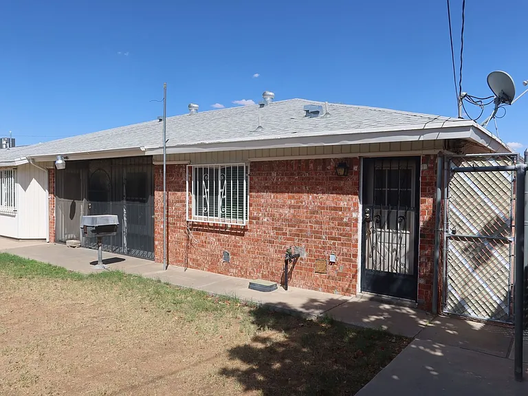 10345 Biscaine St — Photo 29