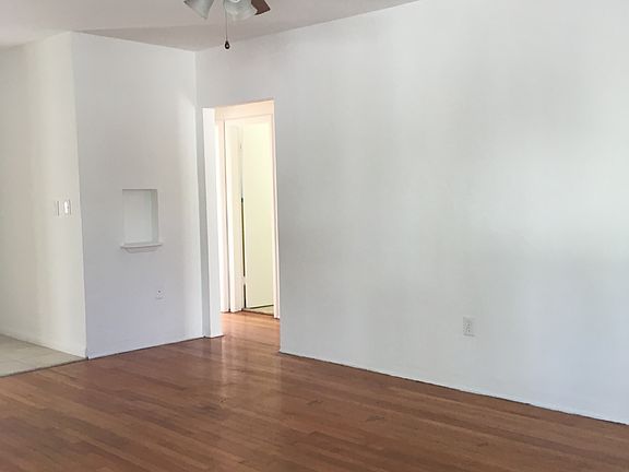 3rd image of 7721 Dickens Ave APT 5