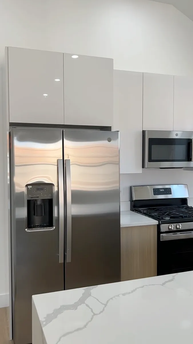Building Photo - 2655 W 21st St #2