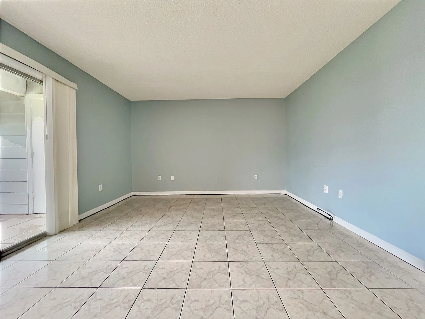 3/2 Condo in Sky Lake near the Florida Mall — Photo 3