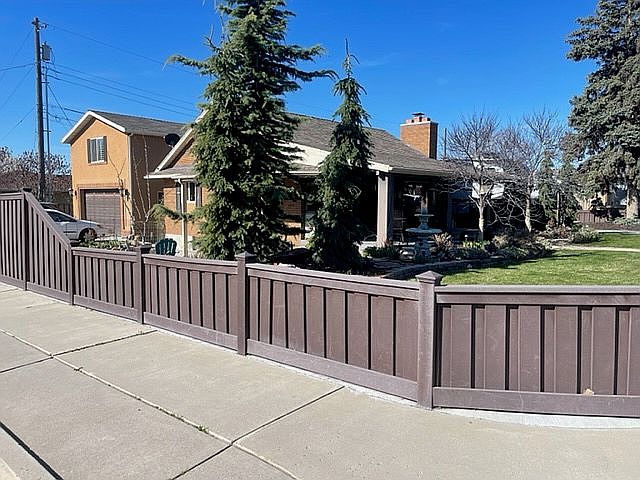 Fully fenced corner lot