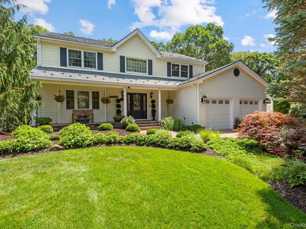 35 Pine Ridge Drive, Smithtown, NY 11787