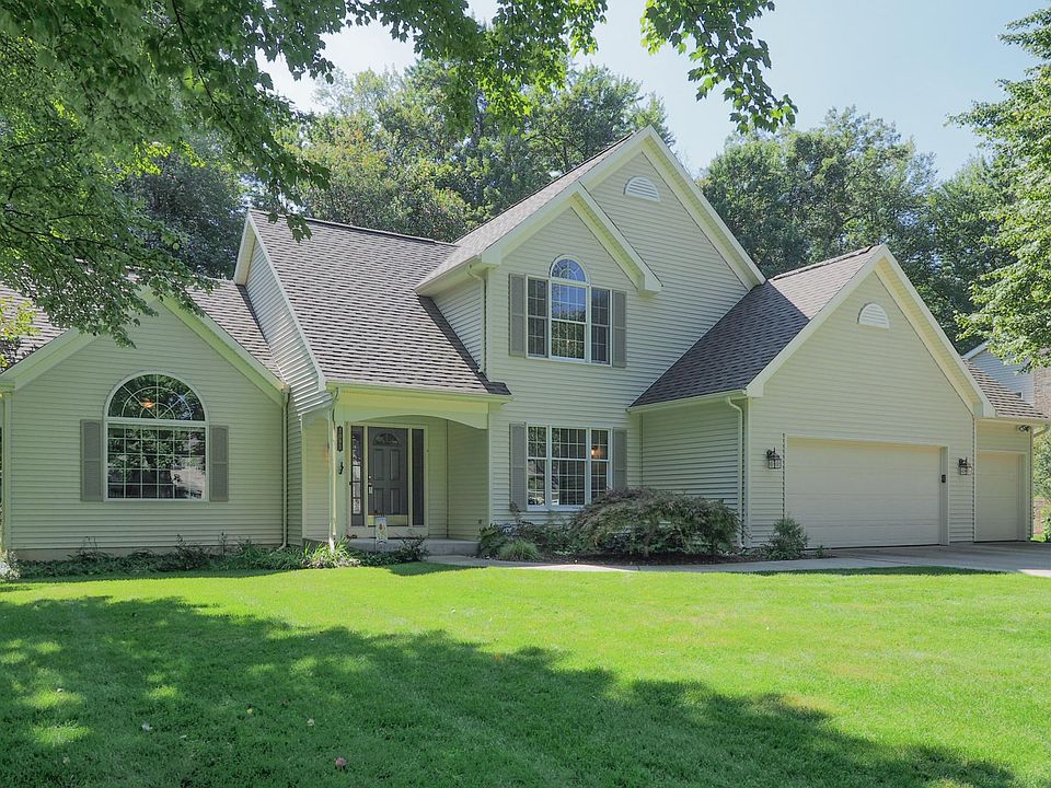 3093 Bryn Mawr Dr-101