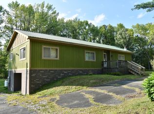 697 Point Rd, Willsboro, NY 12996