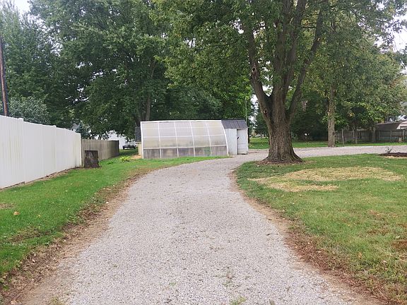 4th image of 615 Pleasant Hill Dr