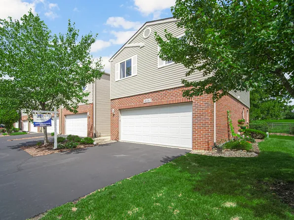 16550 Willow Walk Dr, Lockport, IL 60441