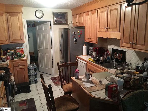 3rd image of 150-152 Caldwell Cir