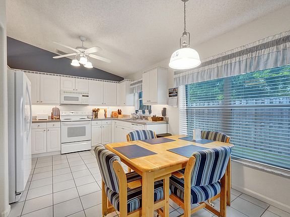 5th image of 8252 White Rock Circle