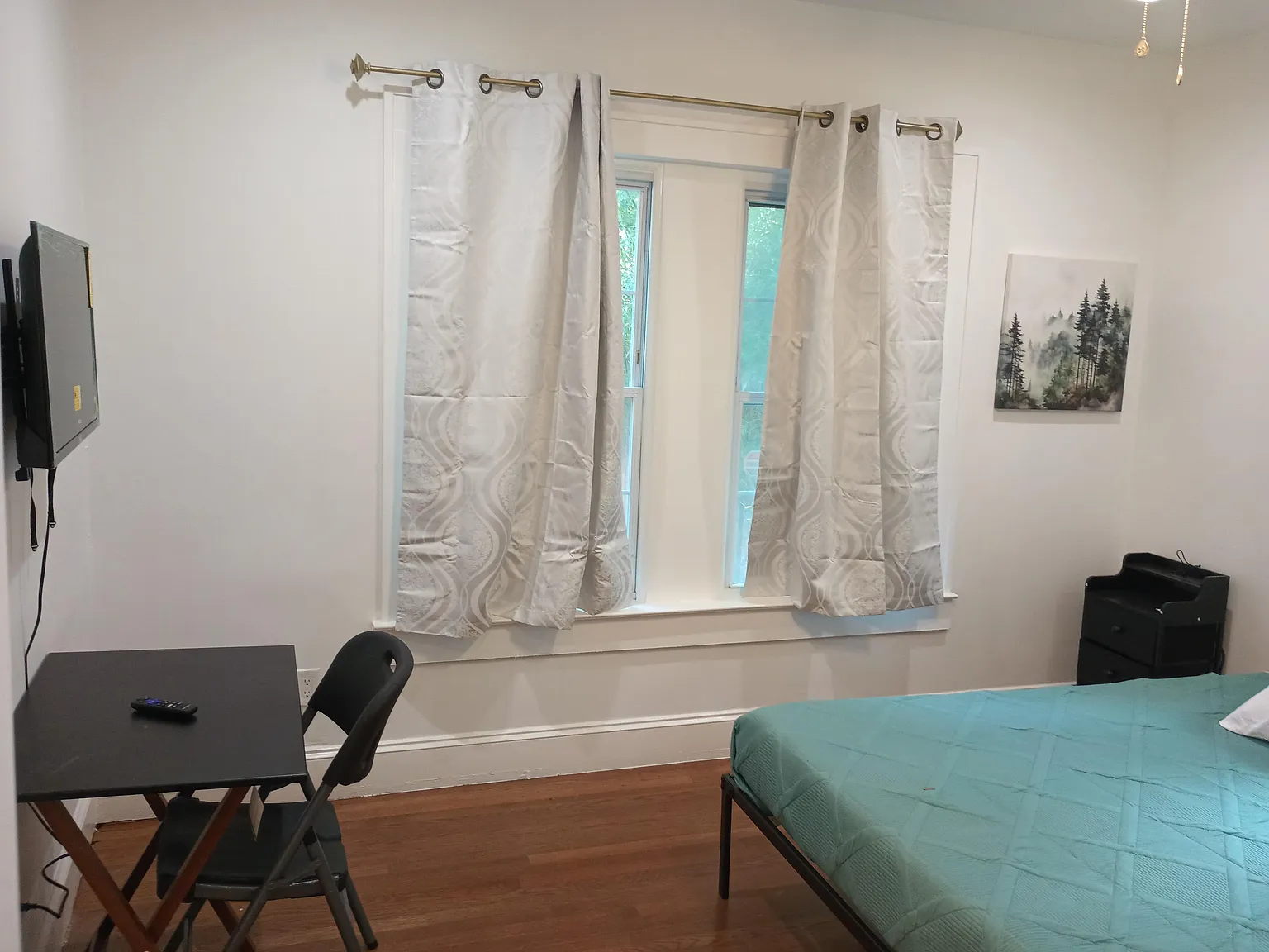 4 bed, 5.0 bath, 2000 sqft, $2,001 — Photo 1