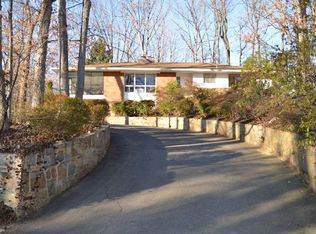 6322 Cavalier Corr, Falls Church, VA 22044
