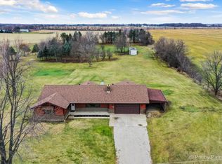 10814 Okeson Rd, Hebron, IL 60034