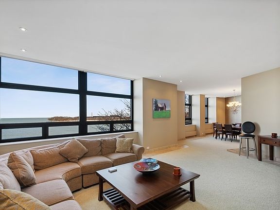3rd image of 680 N Lake Shore Dr APT 305