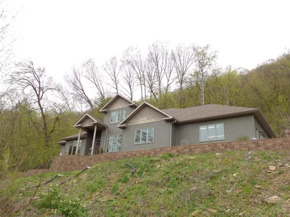 46945 QUEENS COVE CIRCLE, La Crescent, MN 55947