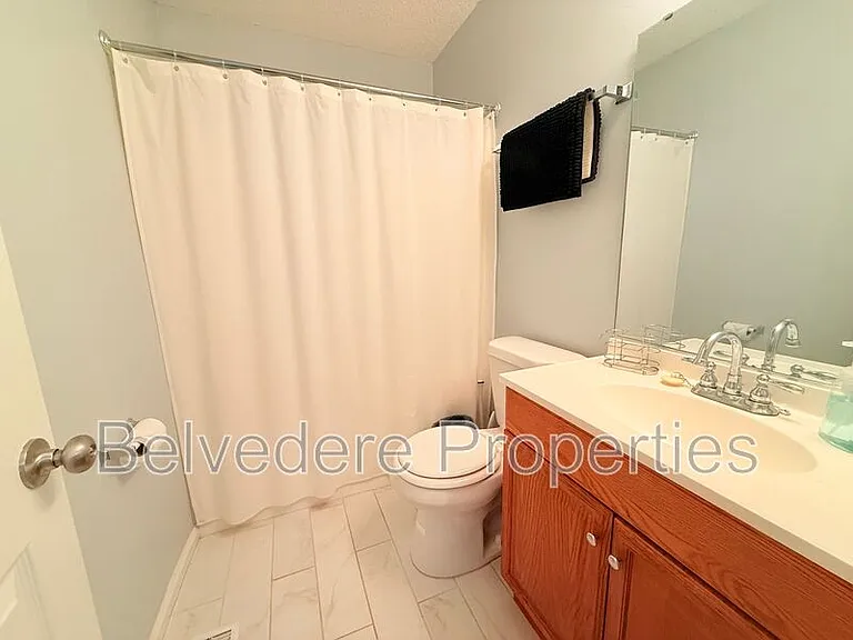 415 N Dudley St — Photo 12