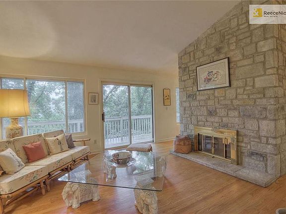 2nd image of 258 Arapaho Cir E