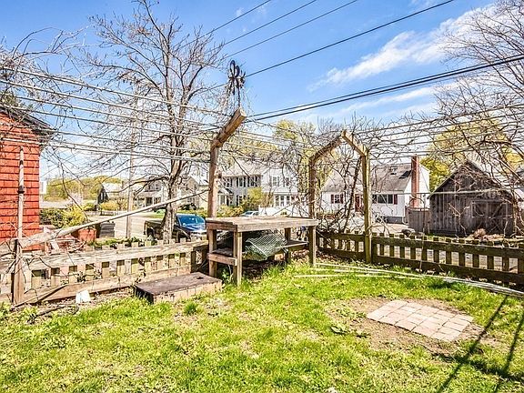 5th image of 94 Essex St