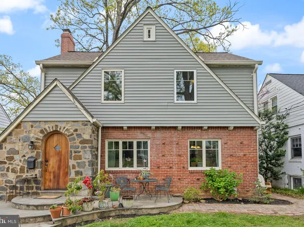 1412 N Wakefield St, Arlington, VA 22207