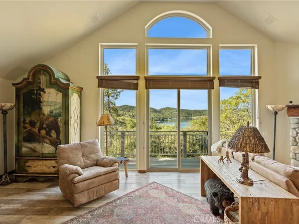 1184 Acadia Dr, Lake Arrowhead, CA 92352
