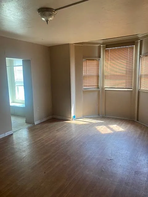 1 bed, 1.0 bath, $595 — Photo 4