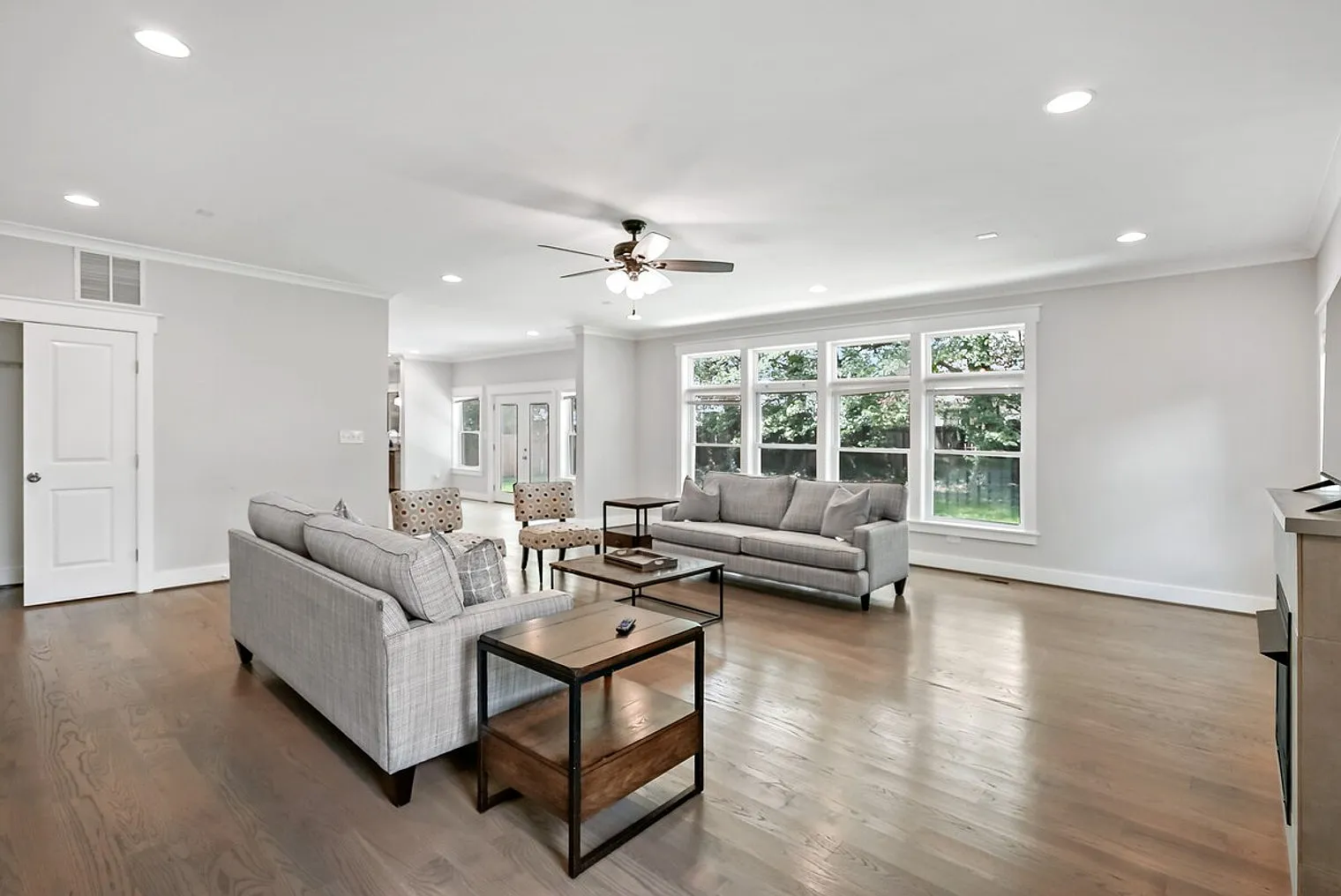 5 bed, 5.0 bath, $10,280 — Photo 3