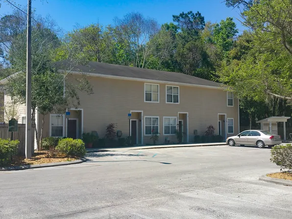 1710 NW 7th St APT 401, Gainesville, FL 32609