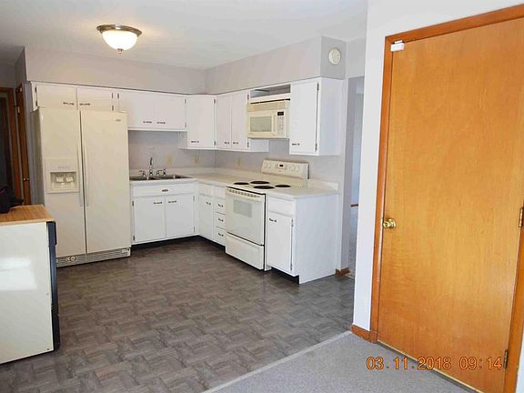 3rd image of 7383 Rowanta Ave