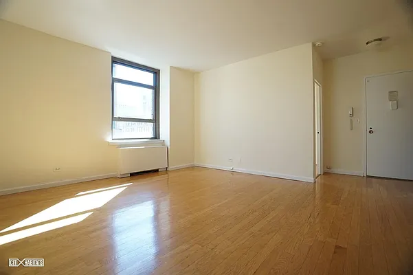 Rented by Citi Habitats | media 22