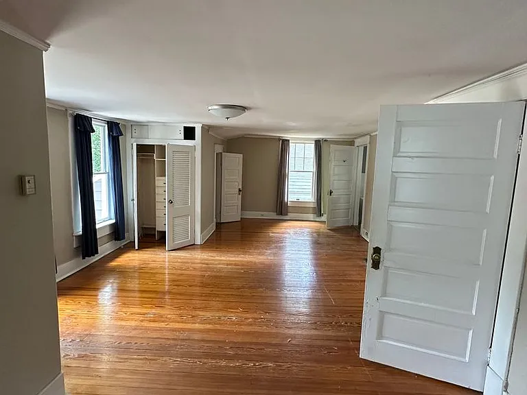 1884 Vinton Ave — Photo 14