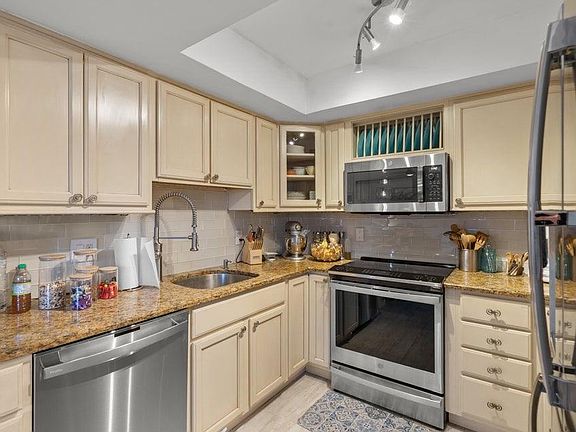 4th image of 6104 Seven Springs Blvd #Na