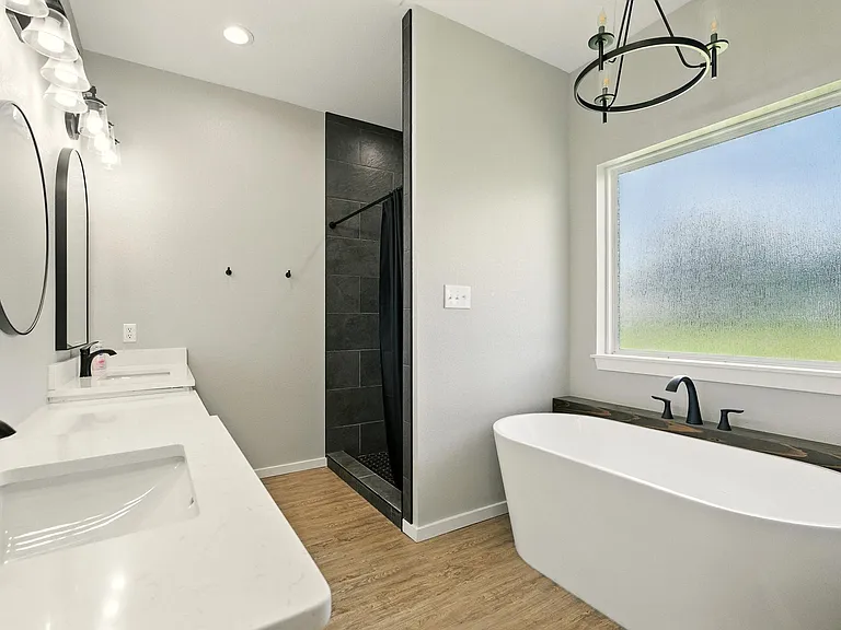 7433 FM 603 — Photo 11