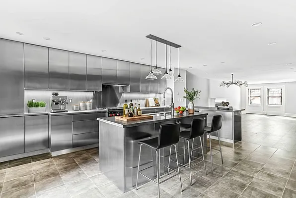 Sold by Christie's International Real Estate Group, LLC | media 5