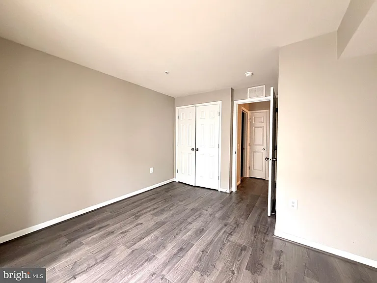 43487 Town Gate Sq — Photo 31