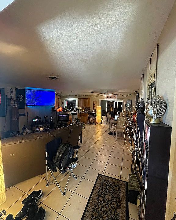 1st image of 2061 Sandalwood Dr