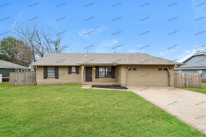 1st image of 608 W 47th Pl
