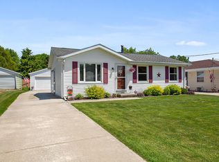 1615 Galax Dr, Manitowoc, WI 54220