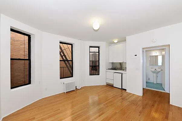 Rented by Aether Property Group | media 84