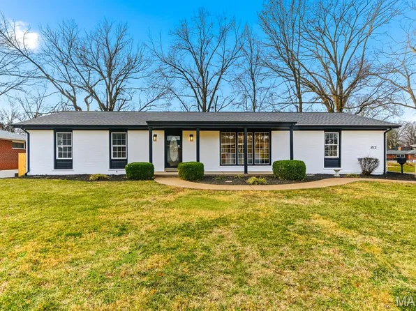 812 Camborne Dr, Saint Louis, MO 63125