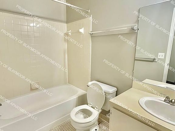 5th image of 36070 Harper Ave #203