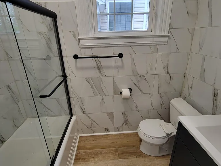 215 W Main St — Photo 18