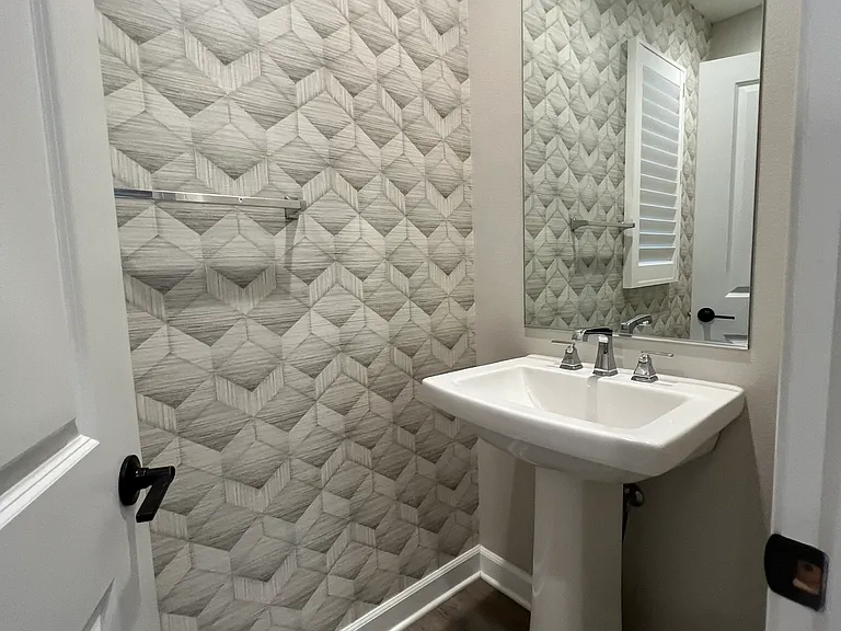 907 Slate St — Photo 29