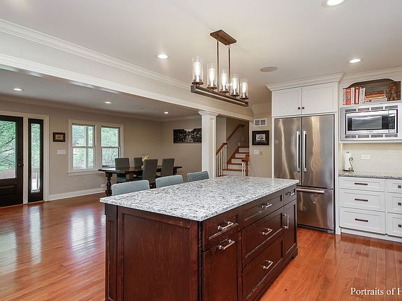 3rd image of 220 E 58th Pl