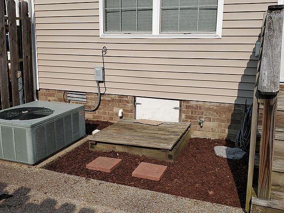 5th image of 1000 McKenna Dr #B1