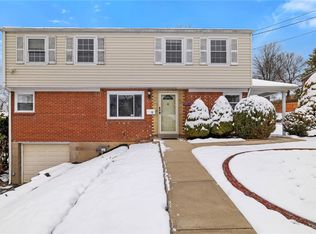 5704 Willow Terrace Dr, Bethel Park, PA 15102