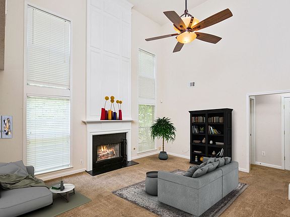 4th image of 305 Ashland Ct
