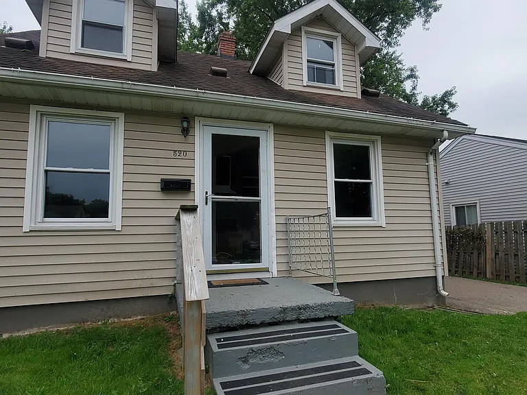 520 Burroughs Ave — Photo 6