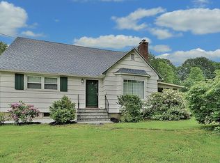 33 Kelly Ridge Rd, Carmel, NY 10512